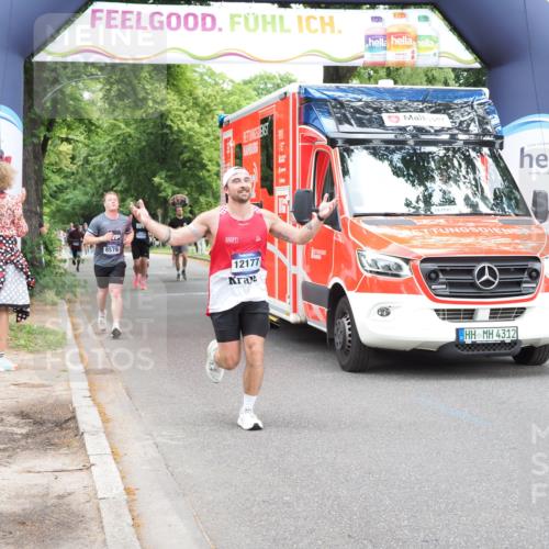 29.06.2025 - hella hamburg halbmarathon MichiJ http://msf.ph/oto/8246324 29.06.2025 10:51:05 Zwischen KM18-KM19 1733, 1851, 2463, 2698, 3572, 4120, 4985, 7333, 10824, 12177, 12843, 13939, 16395, 17112, 17730, 19241 meine-sportfotos.de