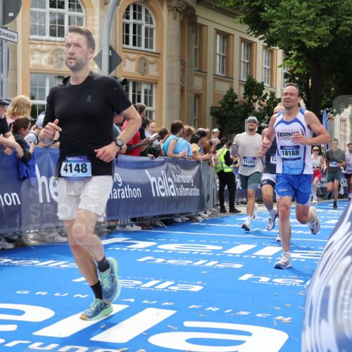29.06.2025 - hella hamburg halbmarathon Strokosch-Dieckow http://msf.ph/oto/8246335 29.06.2025 10:38:43 Ziel 2296, 2719, 4148, 5248, 6684, 8450, 9264, 9403, 9540, 10218, 11055, 11281, 11282, 12772, 13755, 13800, 14093, 15372, 18188, 19004 meine-sportfotos.de