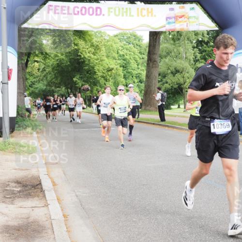 29.06.2025 - hella hamburg halbmarathon MichiJ http://msf.ph/oto/8246338 29.06.2025 10:28:24 Zwischen KM18-KM19 2044, 4398, 7109, 8925, 9116, 9294, 10369, 12088, 12335, 17425, 18154, 18803 meine-sportfotos.de