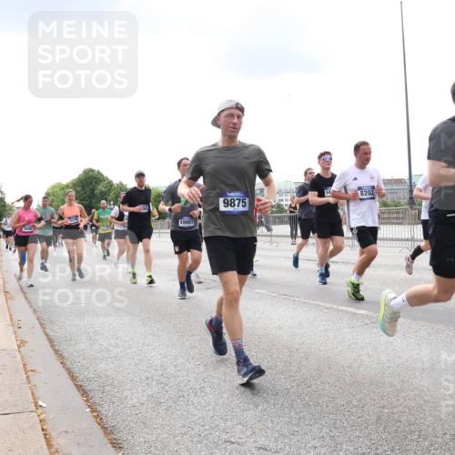 29.06.2025 - hella hamburg halbmarathon Lena Gebhardt http://msf.ph/oto/8246348 29.06.2025 10:34:00 Lombardsbrücke 1189, 1275, 1417, 1705, 1787, 1896, 2265, 2342, 2464, 2482, 2496, 2526, 2776, 2933, 3145, 3170, 3264, 3340, 3345, 3560, 3829, 3848, 4361, 4433, 4449, 4479, 4696, 4807, 4942, 5075, 5096, 5141, 5557, 5561, 5566, 5569, 5584, 5691, 5821, 5822, 5887, 6109, 6364, 6515, 6516, 6854, 6956, 6999, 7027, 7324, 7329, 7565, 7653, 8021, 8157, 8202, 8277, 8282, 8349, 8375, 8377, 8383, 8401, 9094, 9234, 9438, 9799, 9875, 9995, 10007, 10071, 10360, 10561, 11811 meine-sportfotos.de
