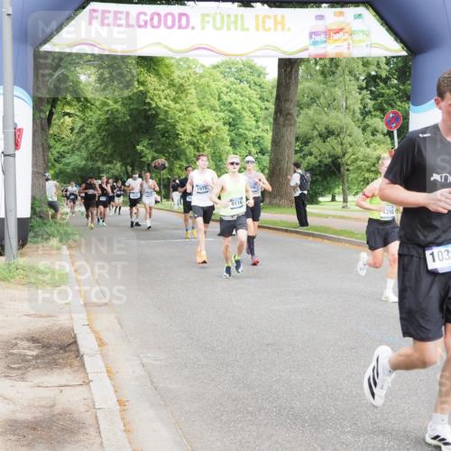 29.06.2025 - hella hamburg halbmarathon MichiJ http://msf.ph/oto/8246358 29.06.2025 10:28:24 Zwischen KM18-KM19 2044, 4398, 7109, 8925, 9116, 9294, 10369, 12088, 12335, 17425, 18154, 18803 meine-sportfotos.de