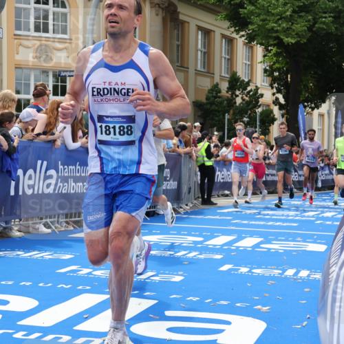 29.06.2025 - hella hamburg halbmarathon Strokosch-Dieckow http://msf.ph/oto/8246377 29.06.2025 10:38:44 Ziel 2296, 2719, 4148, 5248, 6684, 8450, 9264, 9403, 9540, 10218, 11055, 11281, 11282, 12772, 13755, 13800, 14093, 15372, 18188, 19004 meine-sportfotos.de