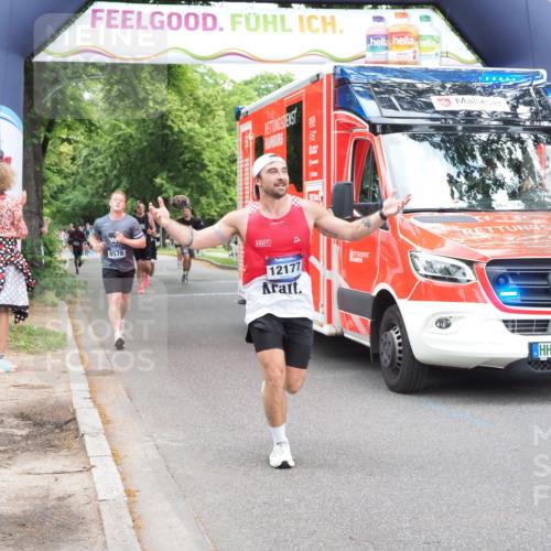 29.06.2025 - hella hamburg halbmarathon MichiJ http://msf.ph/oto/8246422 29.06.2025 10:51:06 Zwischen KM18-KM19 1851, 2698, 3572, 4120, 4985, 7333, 10824, 12177, 13939, 16395, 17730, 19241 meine-sportfotos.de