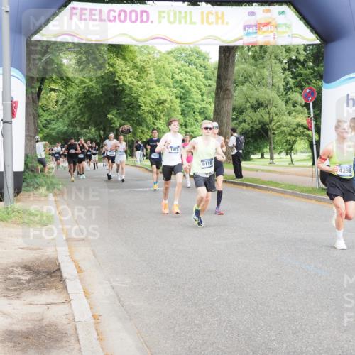 29.06.2025 - hella hamburg halbmarathon MichiJ http://msf.ph/oto/8246453 29.06.2025 10:28:25 Zwischen KM18-KM19 2044, 4398, 4766, 7109, 8925, 9116, 9294, 10369, 12088, 17425, 18154, 18803 meine-sportfotos.de