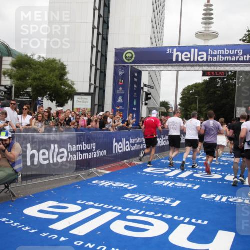 29.06.2025 - hella hamburg halbmarathon Michael Strokosch http://msf.ph/oto/8246463 29.06.2025 10:57:19 Ziel 1387, 1877, 2417, 2676, 4167, 4940, 8585, 9577, 9884, 9934, 10383, 11590, 11612, 12014, 13750, 14139, 15110, 15229, 15664, 16625, 17660, 17779, 17848, 17993, 19184 meine-sportfotos.de