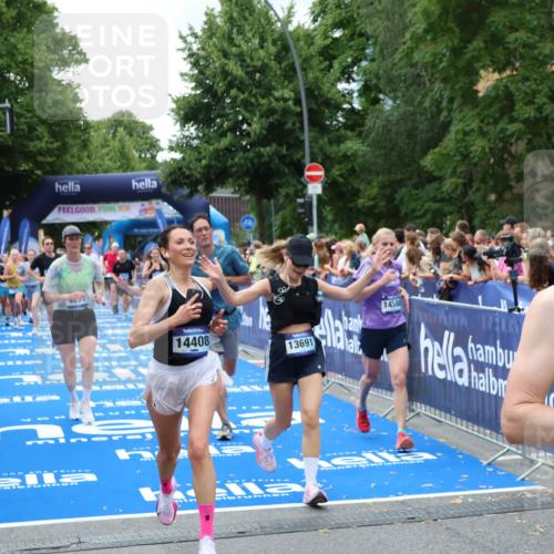 29.06.2025 - hella hamburg halbmarathon Zöllner http://msf.ph/oto/8246539 29.06.2025 10:57:13 Ziel 1387, 1877, 4167, 4261, 4940, 9884, 11612, 13691, 13750, 14139, 14408, 14588, 15110, 15664, 15726, 17617, 17660, 17993, 18208, 19184 meine-sportfotos.de