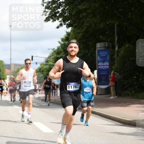 29.06.2025 - hella hamburg halbmarathon Yannick Fuchs http://msf.ph/oto/8246565 29.06.2025 10:35:14 20KM 1677, 1882, 1912, 2324, 2568, 2714, 2949, 3332, 4843, 4889, 5007, 5014, 5026, 5050, 5410, 5745, 5916, 6080, 6429, 7080, 7284, 8074, 8370, 8465, 8629, 8966, 9979, 10369, 10934, 10968, 10978, 11767, 11959, 12365, 13029, 13158, 13667, 14092, 14820, 15164, 15493, 15542, 15689, 16201, 16249, 16347, 16599, 17214, 17620, 17724, 17971, 18173, 18192, 18399 meine-sportfotos.de