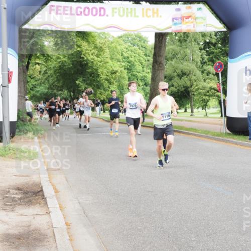 29.06.2025 - hella hamburg halbmarathon MichiJ http://msf.ph/oto/8246578 29.06.2025 10:28:25 Zwischen KM18-KM19 2044, 4398, 4766, 7109, 8925, 9116, 9294, 10369, 12088, 17425, 18154, 18803 meine-sportfotos.de