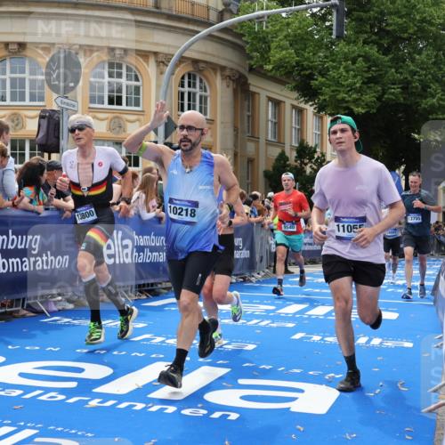 29.06.2025 - hella hamburg halbmarathon Strokosch-Dieckow http://msf.ph/oto/8246583 29.06.2025 10:38:49 Ziel 2296, 2719, 2980, 3783, 6684, 8450, 8958, 9264, 9540, 10218, 11055, 11281, 11282, 13137, 13755, 13800, 14093, 15257, 15372, 17722 meine-sportfotos.de