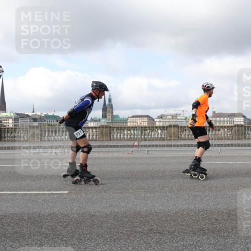 29.06.2025 - hella hamburg halbmarathon Lena Gebhardt http://msf.ph/oto/8246625 29.06.2025 09:02:38 Lombardsbrücke  meine-sportfotos.de