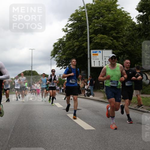 29.06.2025 - hella hamburg halbmarathon Yannick Fuchs http://msf.ph/oto/8246626 29.06.2025 10:47:44 20KM 1030, 1151, 1267, 1502, 1727, 1870, 2058, 2070, 2354, 2518, 2630, 3096, 3819, 5020, 5259, 5638, 5866, 6294, 6481, 6511, 6512, 6629, 6762, 6877, 6942, 7274, 7395, 7918, 8285, 8335, 8447, 9142, 9791, 9922, 10891, 11068, 11844, 12321, 12379, 12607, 12632, 12909, 13032, 13033, 13397, 13794, 13865, 13912, 13997, 14702, 15146, 15441, 15502, 15838, 15856, 15946, 16477, 16780, 17348, 17482, 18134, 18143, 18418, 18487, 18514, 18612 meine-sportfotos.de