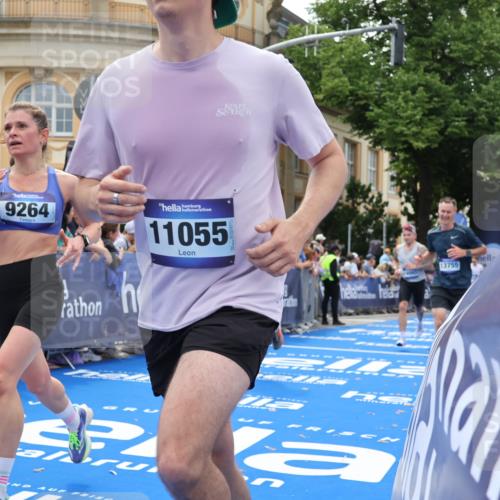 29.06.2025 - hella hamburg halbmarathon Strokosch-Dieckow http://msf.ph/oto/8246636 29.06.2025 10:38:50 Ziel 2296, 2719, 2980, 3136, 3783, 6684, 8958, 9264, 9540, 10218, 11055, 11282, 13137, 13755, 13800, 14093, 15257, 15372, 17722 meine-sportfotos.de
