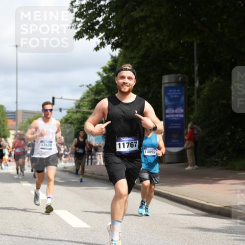 29.06.2025 - hella hamburg halbmarathon Yannick Fuchs http://msf.ph/oto/8246654 29.06.2025 10:35:14 20KM 1677, 1882, 1912, 2324, 2568, 2714, 2949, 3332, 4843, 4889, 5007, 5014, 5026, 5050, 5410, 5745, 5916, 6080, 6429, 7080, 7284, 8074, 8370, 8465, 8629, 8966, 9979, 10369, 10934, 10968, 10978, 11767, 11959, 12365, 13029, 13158, 13667, 14092, 14820, 15164, 15493, 15542, 15689, 16201, 16249, 16347, 16599, 17214, 17620, 17724, 17971, 18173, 18192, 18399 meine-sportfotos.de