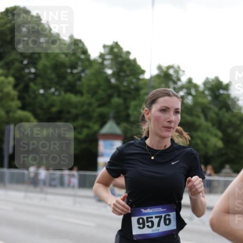 29.06.2025 - hella hamburg halbmarathon Jannik Wohlers http://msf.ph/oto/8246684 29.06.2025 10:30:36 Lombardsbrücke 1472, 1773, 2097, 2268, 2505, 3131, 6195, 6620, 6787, 7351, 8757, 9576, 10989, 11981, 11988, 12384, 12627, 14095, 14803, 15466, 15589, 17224, 17463, 17742, 17966, 19052, 19226 meine-sportfotos.de