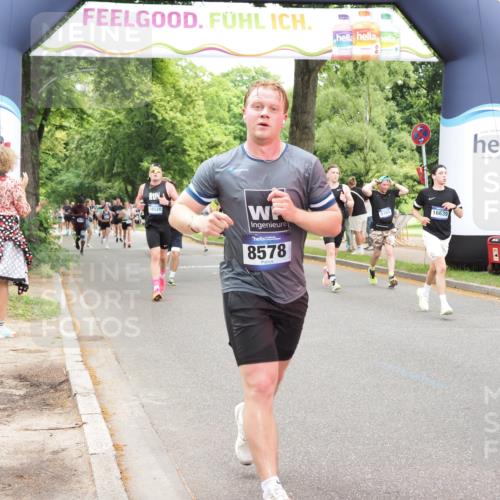 29.06.2025 - hella hamburg halbmarathon MichiJ http://msf.ph/oto/8246685 29.06.2025 10:51:09 Zwischen KM18-KM19 2698, 3572, 4120, 5354, 5365, 8578, 9680, 10694, 12177, 13939, 16639, 17730, 18520 meine-sportfotos.de