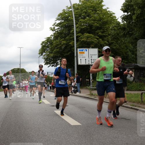 29.06.2025 - hella hamburg halbmarathon Yannick Fuchs http://msf.ph/oto/8246693 29.06.2025 10:47:44 20KM 1030, 1151, 1267, 1502, 1727, 1870, 2058, 2070, 2354, 2518, 2630, 3096, 3819, 5020, 5259, 5638, 5866, 6294, 6481, 6511, 6512, 6629, 6762, 6877, 6942, 7274, 7395, 7918, 8285, 8335, 8447, 9142, 9791, 9922, 10891, 11068, 11844, 12321, 12379, 12607, 12632, 12909, 13032, 13033, 13397, 13794, 13865, 13912, 13997, 14702, 15146, 15441, 15502, 15838, 15856, 15946, 16477, 16780, 17348, 17482, 18134, 18143, 18418, 18487, 18514, 18612 meine-sportfotos.de