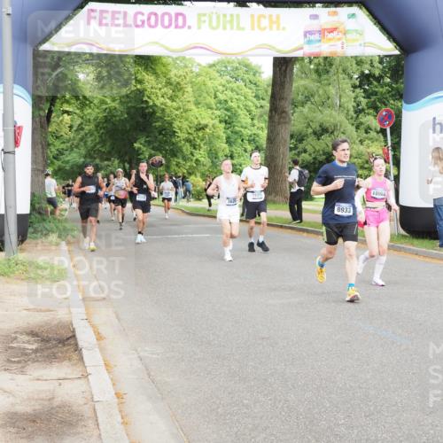 29.06.2025 - hella hamburg halbmarathon MichiJ http://msf.ph/oto/8246699 29.06.2025 10:28:28 Zwischen KM18-KM19 1975, 3626, 4398, 4766, 8933, 9116, 9294, 10369, 10968, 12088, 12372 meine-sportfotos.de
