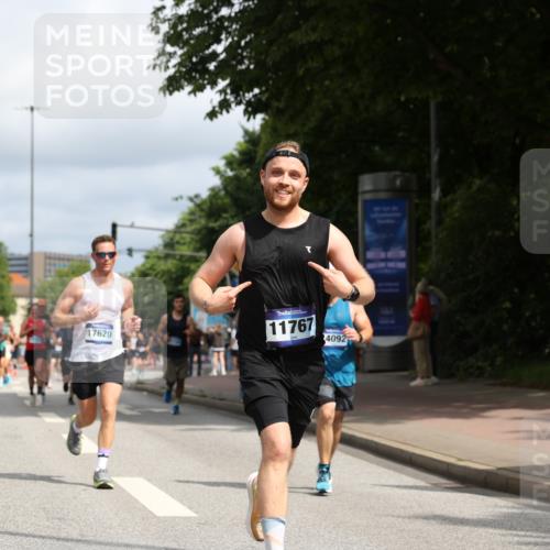 29.06.2025 - hella hamburg halbmarathon Yannick Fuchs http://msf.ph/oto/8246702 29.06.2025 10:35:14 20KM 1677, 1882, 1912, 2324, 2568, 2714, 2949, 3332, 4843, 4889, 5007, 5014, 5026, 5050, 5410, 5745, 5916, 6080, 6429, 7080, 7284, 8074, 8370, 8465, 8629, 8966, 9979, 10369, 10934, 10968, 10978, 11767, 11959, 12365, 13029, 13158, 13667, 14092, 14820, 15164, 15493, 15542, 15689, 16201, 16249, 16347, 16599, 17214, 17620, 17724, 17971, 18173, 18192, 18399 meine-sportfotos.de