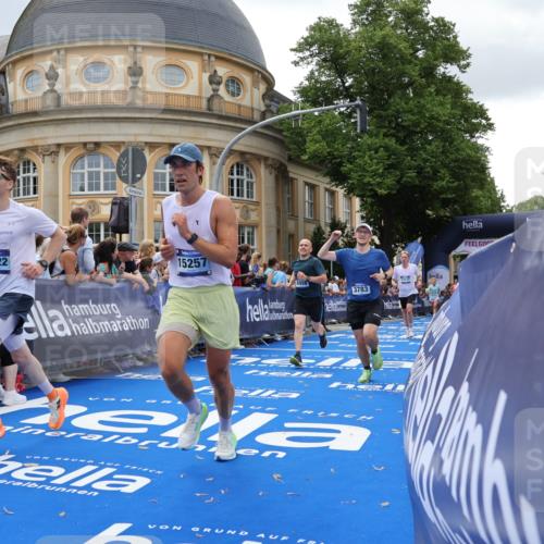 29.06.2025 - hella hamburg halbmarathon Strokosch-Dieckow http://msf.ph/oto/8246711 29.06.2025 10:38:56 Ziel 1164, 1803, 2262, 2980, 3136, 3783, 4359, 6682, 8958, 11447, 13137, 15257, 15561, 15873, 17722, 18734, 19151 meine-sportfotos.de