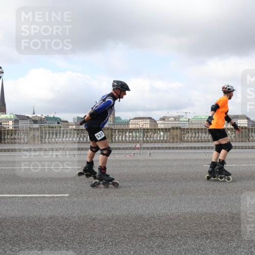 29.06.2025 - hella hamburg halbmarathon Lena Gebhardt http://msf.ph/oto/8246718 29.06.2025 09:02:38 Lombardsbrücke  meine-sportfotos.de