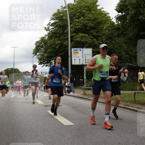 29.06.2025 - hella hamburg halbmarathon Yannick Fuchs http://msf.ph/oto/8246732 29.06.2025 10:47:45 20KM 1030, 1151, 1267, 1422, 1502, 1727, 1870, 2058, 2070, 2354, 2518, 2630, 3096, 3819, 5020, 5259, 5638, 5866, 6294, 6481, 6511, 6512, 6629, 6762, 6877, 6942, 7274, 7395, 7918, 8285, 8335, 8447, 9380, 9791, 9922, 10891, 11068, 11844, 12321, 12379, 12607, 12632, 12909, 13032, 13033, 13397, 13794, 13865, 13912, 13997, 14702, 15146, 15441, 15502, 15838, 15856, 15946, 16477, 16780, 17348, 17482, 18134, 18143, 18418, 18487, 18514, 18612 meine-sportfotos.de