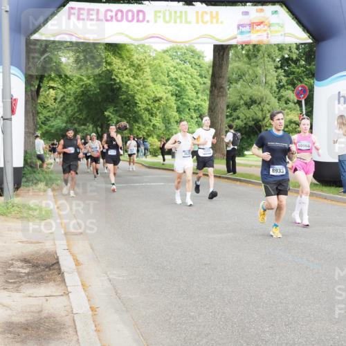 29.06.2025 - hella hamburg halbmarathon MichiJ http://msf.ph/oto/8246741 29.06.2025 10:28:28 Zwischen KM18-KM19 1975, 3626, 4398, 4766, 8933, 9116, 9294, 10369, 10968, 12088, 12372 meine-sportfotos.de