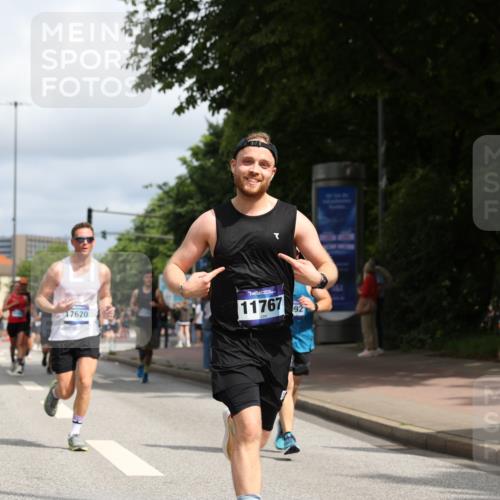 29.06.2025 - hella hamburg halbmarathon Yannick Fuchs http://msf.ph/oto/8246742 29.06.2025 10:35:14 20KM 1677, 1882, 1912, 2324, 2568, 2714, 2949, 3332, 4843, 4889, 5007, 5014, 5026, 5050, 5410, 5745, 5916, 6080, 6429, 7080, 7284, 8074, 8370, 8465, 8629, 8966, 9979, 10369, 10934, 10968, 10978, 11767, 11959, 12365, 13029, 13158, 13667, 14092, 14820, 15164, 15493, 15542, 15689, 16201, 16249, 16347, 16599, 17214, 17620, 17724, 17971, 18173, 18192, 18399 meine-sportfotos.de