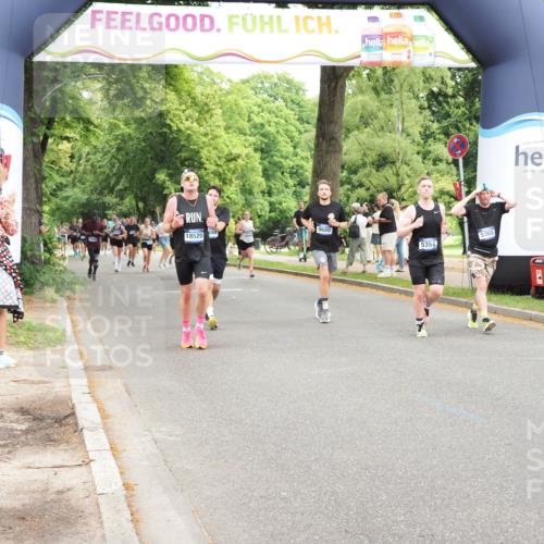 29.06.2025 - hella hamburg halbmarathon MichiJ http://msf.ph/oto/8246746 29.06.2025 10:51:10 Zwischen KM18-KM19 2698, 3572, 5354, 5365, 8578, 9680, 10694, 12177, 13939, 16639, 18520 meine-sportfotos.de