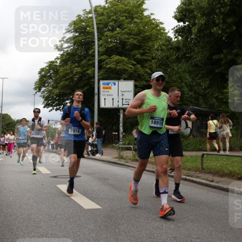 29.06.2025 - hella hamburg halbmarathon Yannick Fuchs http://msf.ph/oto/8246753 29.06.2025 10:47:45 20KM 1030, 1151, 1267, 1422, 1502, 1727, 1870, 2058, 2070, 2354, 2518, 2630, 3096, 3819, 5020, 5259, 5638, 5866, 6294, 6481, 6511, 6512, 6629, 6762, 6877, 6942, 7274, 7395, 7918, 8285, 8335, 8447, 9380, 9791, 9922, 10891, 11068, 11844, 12321, 12379, 12607, 12632, 12909, 13032, 13033, 13397, 13794, 13865, 13912, 13997, 14702, 15146, 15441, 15502, 15838, 15856, 15946, 16477, 16780, 17348, 17482, 18134, 18143, 18418, 18487, 18514, 18612 meine-sportfotos.de