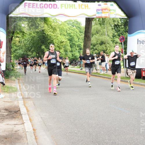 29.06.2025 - hella hamburg halbmarathon MichiJ http://msf.ph/oto/8246756 29.06.2025 10:51:10 Zwischen KM18-KM19 2698, 3572, 5354, 5365, 8578, 9680, 10694, 12177, 13939, 16639, 18520 meine-sportfotos.de
