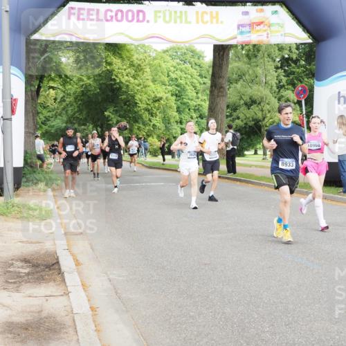 29.06.2025 - hella hamburg halbmarathon MichiJ http://msf.ph/oto/8246762 29.06.2025 10:28:28 Zwischen KM18-KM19 1975, 3626, 4398, 4766, 8933, 9116, 9294, 10369, 10968, 12088, 12372 meine-sportfotos.de