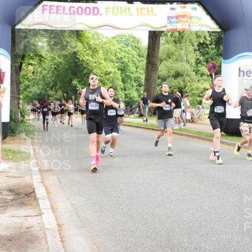 29.06.2025 - hella hamburg halbmarathon MichiJ http://msf.ph/oto/8246788 29.06.2025 10:51:10 Zwischen KM18-KM19 2698, 3572, 5354, 5365, 8578, 9680, 10694, 12177, 13939, 16639, 18520 meine-sportfotos.de