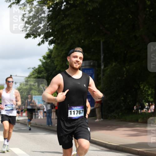 29.06.2025 - hella hamburg halbmarathon Yannick Fuchs http://msf.ph/oto/8246805 29.06.2025 10:35:14 20KM 1677, 1882, 1912, 2324, 2568, 2714, 2949, 3332, 4843, 4889, 5007, 5014, 5026, 5050, 5410, 5745, 5916, 6080, 6429, 7080, 7284, 8074, 8370, 8465, 8629, 8966, 9979, 10369, 10934, 10968, 10978, 11767, 11959, 12365, 13029, 13158, 13667, 14092, 14820, 15164, 15493, 15542, 15689, 16201, 16249, 16347, 16599, 17214, 17620, 17724, 17971, 18173, 18192, 18399 meine-sportfotos.de