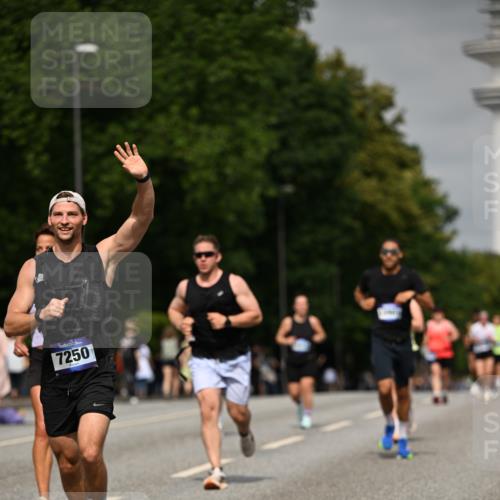 29.06.2025 - hella hamburg halbmarathon Dr. Thomas Lammeyer http://msf.ph/oto/8246817 29.06.2025 10:14:15 Kennedybrücke 1052, 1186, 1456, 1483, 1513, 1573, 4389, 7042, 7058, 7250, 7685, 8090, 8685, 8890, 9681, 9816, 9988, 11027, 11180 meine-sportfotos.de