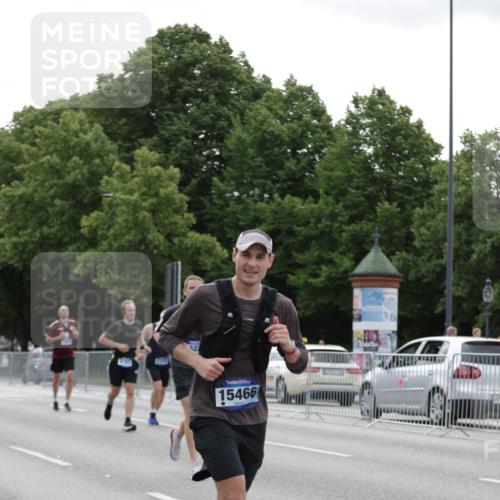 29.06.2025 - hella hamburg halbmarathon Jannik Wohlers http://msf.ph/oto/8246818 29.06.2025 10:30:37 Lombardsbrücke 1472, 1773, 2097, 2268, 2505, 3131, 4561, 6195, 6620, 6787, 7351, 8757, 9576, 10989, 11981, 11988, 12384, 12627, 14095, 14803, 15466, 15589, 17224, 17463, 17509, 17742, 17966, 19052, 19226 meine-sportfotos.de