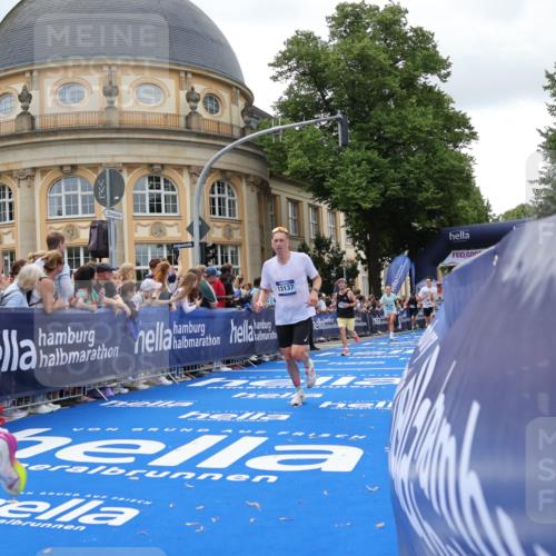 29.06.2025 - hella hamburg halbmarathon Strokosch-Dieckow http://msf.ph/oto/8246841 29.06.2025 10:38:58 Ziel 1164, 1803, 2262, 2980, 3136, 3783, 4359, 6682, 6686, 6687, 8958, 11447, 11619, 13137, 15257, 15561, 15873, 16820, 17722, 18734, 19151 meine-sportfotos.de