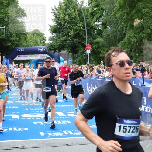 29.06.2025 - hella hamburg halbmarathon Zöllner http://msf.ph/oto/8246853 29.06.2025 10:57:18 Ziel 1387, 1877, 2417, 2676, 4167, 4940, 8585, 9577, 9884, 9934, 10383, 11590, 11612, 12014, 13750, 14139, 15110, 15229, 15664, 16625, 17660, 17779, 17848, 17993, 19184 meine-sportfotos.de