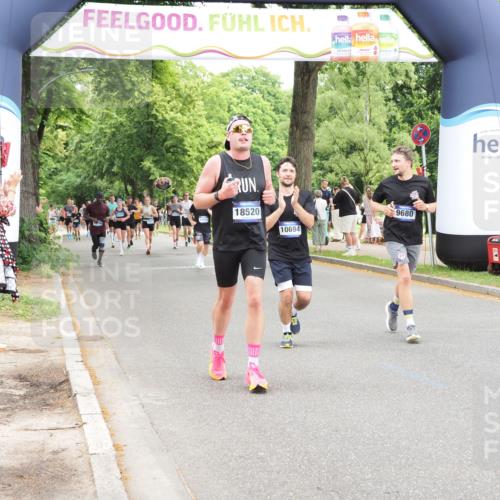 29.06.2025 - hella hamburg halbmarathon MichiJ http://msf.ph/oto/8246889 29.06.2025 10:51:11 Zwischen KM18-KM19 2698, 5354, 5365, 8578, 9680, 10694, 12177, 16639, 18520 meine-sportfotos.de
