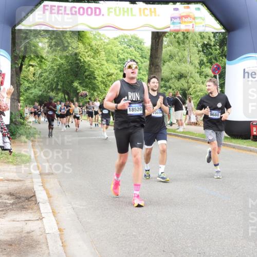29.06.2025 - hella hamburg halbmarathon MichiJ http://msf.ph/oto/8246897 29.06.2025 10:51:11 Zwischen KM18-KM19 2698, 5354, 5365, 8578, 9680, 10694, 12177, 16639, 18520 meine-sportfotos.de