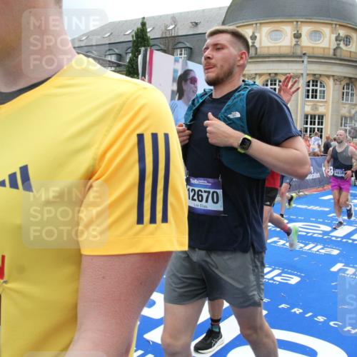 29.06.2025 - hella hamburg halbmarathon Michael Strokosch http://msf.ph/oto/8246900 29.06.2025 10:49:31 Ziel 1342, 1476, 2592, 2596, 2878, 8437, 8689, 8813, 11339, 11779, 12094, 12670, 13269, 14838, 15784, 15857, 15894, 15966, 16891, 18476, 18887, 18960 meine-sportfotos.de