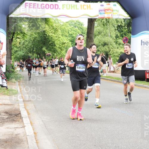 29.06.2025 - hella hamburg halbmarathon MichiJ http://msf.ph/oto/8246902 29.06.2025 10:51:11 Zwischen KM18-KM19 2698, 5354, 5365, 8578, 9680, 10694, 12177, 16639, 18520 meine-sportfotos.de