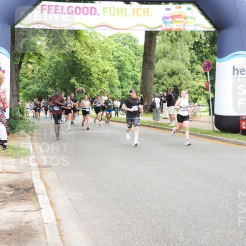 29.06.2025 - hella hamburg halbmarathon MichiJ http://msf.ph/oto/8246923 29.06.2025 10:51:13 Zwischen KM18-KM19 5354, 5365, 8578, 9680, 10694, 12177, 14313, 16639, 16872, 18520 meine-sportfotos.de