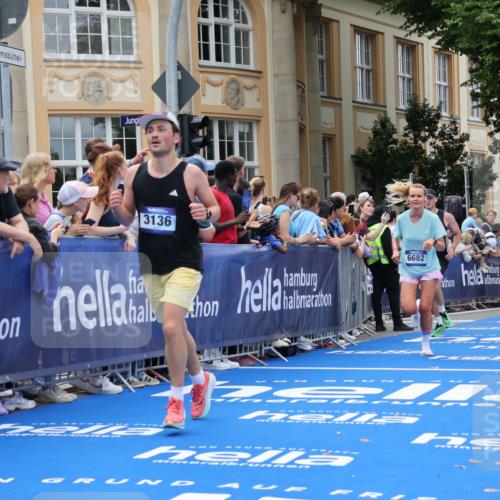 29.06.2025 - hella hamburg halbmarathon Strokosch-Dieckow http://msf.ph/oto/8246951 29.06.2025 10:39:00 Ziel 1164, 1445, 1803, 2262, 2980, 3136, 4359, 4759, 6682, 6686, 6687, 8958, 11447, 11619, 12137, 13137, 15561, 15873, 16820, 18734, 19151 meine-sportfotos.de
