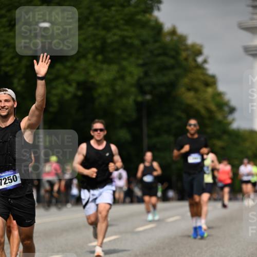 29.06.2025 - hella hamburg halbmarathon Dr. Thomas Lammeyer http://msf.ph/oto/8246953 29.06.2025 10:14:15 Kennedybrücke 1052, 1186, 1456, 1483, 1513, 1573, 4389, 7042, 7058, 7250, 7685, 8090, 8685, 8890, 9681, 9816, 9988, 11027, 11180 meine-sportfotos.de