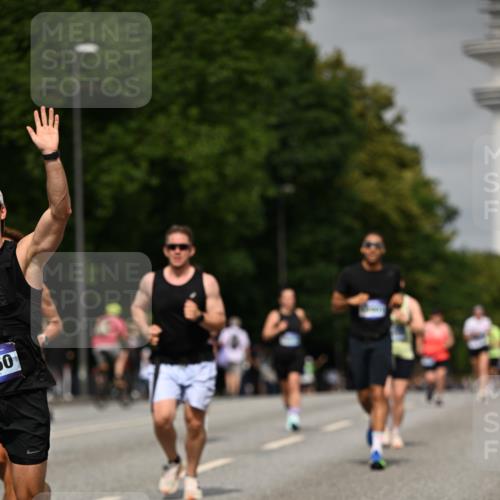 29.06.2025 - hella hamburg halbmarathon Dr. Thomas Lammeyer http://msf.ph/oto/8246972 29.06.2025 10:14:15 Kennedybrücke 1052, 1186, 1456, 1483, 1513, 1573, 4389, 7042, 7058, 7250, 7685, 8090, 8685, 8890, 9681, 9816, 9988, 11027, 11180 meine-sportfotos.de