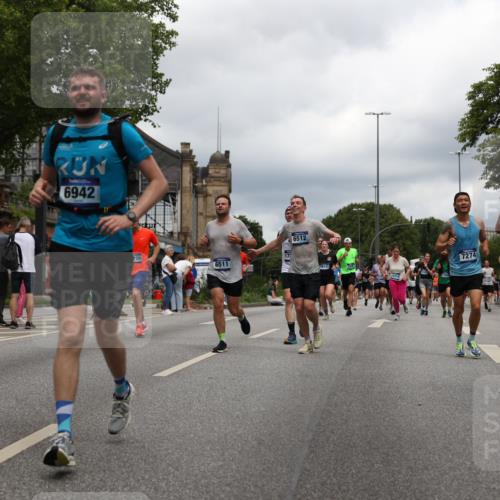 29.06.2025 - hella hamburg halbmarathon Yannick Fuchs http://msf.ph/oto/8247006 29.06.2025 10:47:46 20KM 1030, 1151, 1267, 1422, 1502, 1727, 1870, 2058, 2070, 2354, 2518, 2630, 3096, 3819, 5020, 5259, 5638, 5866, 6294, 6374, 6481, 6511, 6512, 6629, 6762, 6942, 7274, 7395, 7918, 8285, 8335, 8394, 8447, 9380, 9791, 9922, 10891, 11068, 11430, 11844, 12321, 12379, 12607, 12632, 12909, 13032, 13033, 13397, 13794, 13865, 13912, 13997, 14702, 15146, 15441, 15502, 15838, 15856, 15946, 16477, 16780, 17348, 17482, 18143, 18308, 18418, 18487, 18514, 18612 meine-sportfotos.de