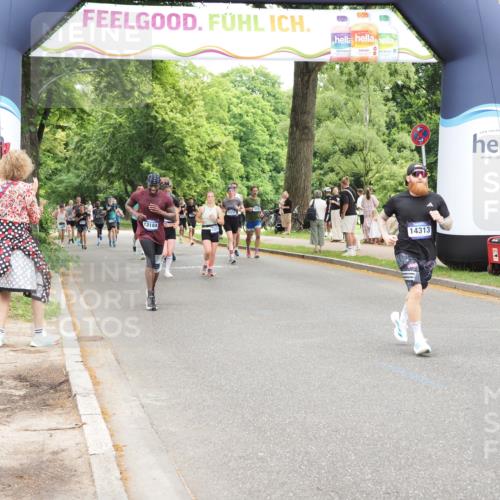 29.06.2025 - hella hamburg halbmarathon MichiJ http://msf.ph/oto/8247023 29.06.2025 10:51:14 Zwischen KM18-KM19 5354, 5365, 8578, 9680, 10694, 13184, 14313, 16639, 16872, 18520 meine-sportfotos.de