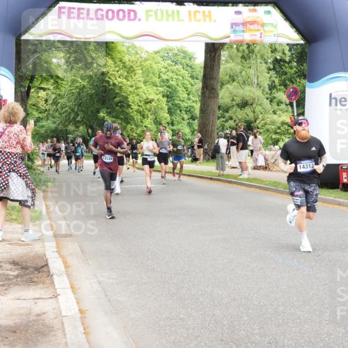 29.06.2025 - hella hamburg halbmarathon MichiJ http://msf.ph/oto/8247034 29.06.2025 10:51:15 Zwischen KM18-KM19 5354, 5365, 8578, 9680, 10694, 12211, 12212, 13184, 14313, 16639, 16872, 18520 meine-sportfotos.de