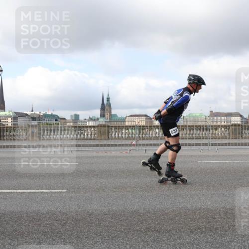 29.06.2025 - hella hamburg halbmarathon Lena Gebhardt http://msf.ph/oto/8247081 29.06.2025 09:02:39 Lombardsbrücke  meine-sportfotos.de
