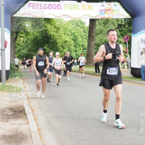 29.06.2025 - hella hamburg halbmarathon MichiJ http://msf.ph/oto/8247092 29.06.2025 10:28:32 Zwischen KM18-KM19 1975, 3626, 4766, 5709, 8319, 8933, 9116, 10968, 12372, 14077, 15689 meine-sportfotos.de